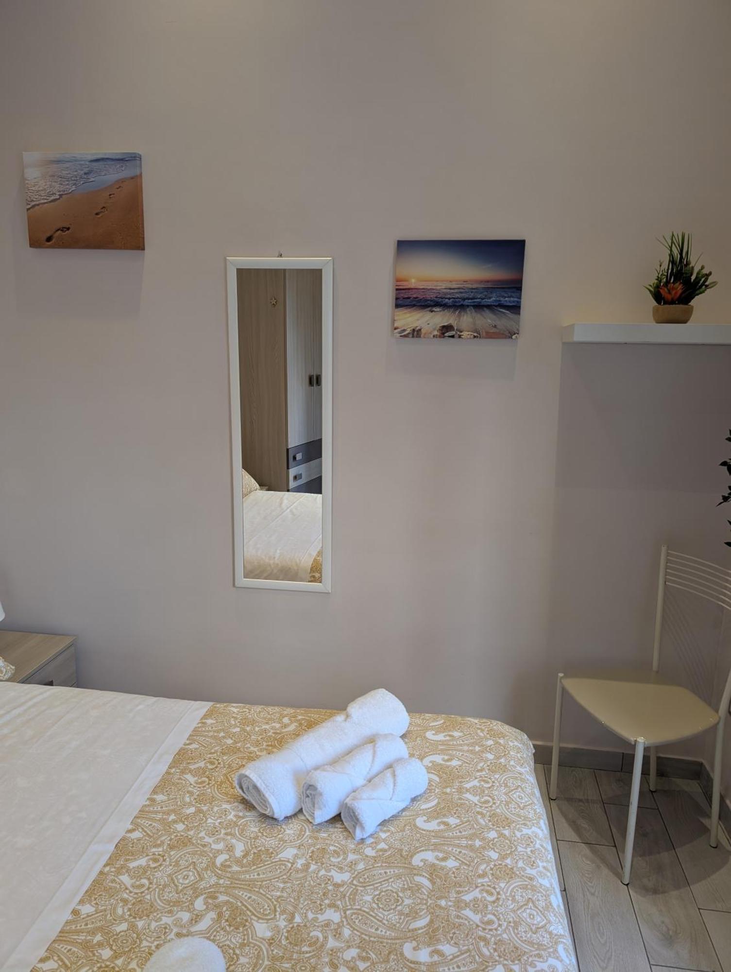 La Dimora Di Dora Apartment Napoli Cameră foto